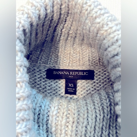 *NWOT* BANANA REPUBLIC SLEEVELESS HIGH/LOW TURTLE NECK SWEATER IN SEA FOAM SZ:XS - Picture 3 of 6